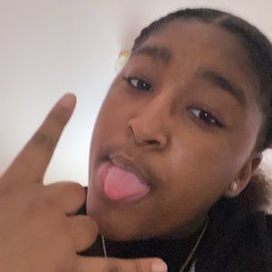 Meet your Posher, Emani